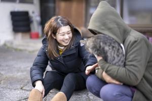 福原千晶さんと住民との写真