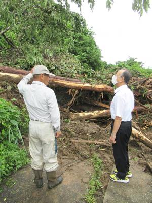 大雨に伴う災害現地視察（西保中）