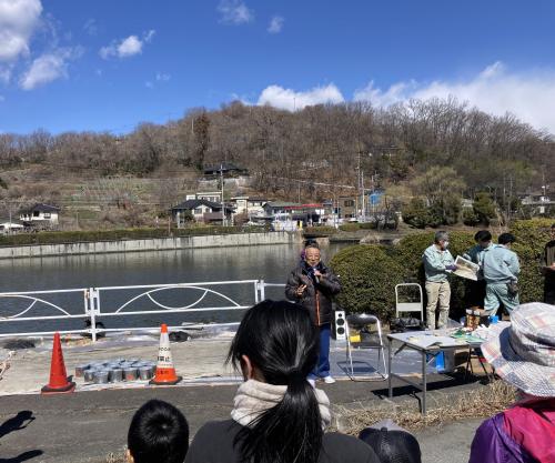 万力公園景観改善事業ちどり湖ペンキ塗り