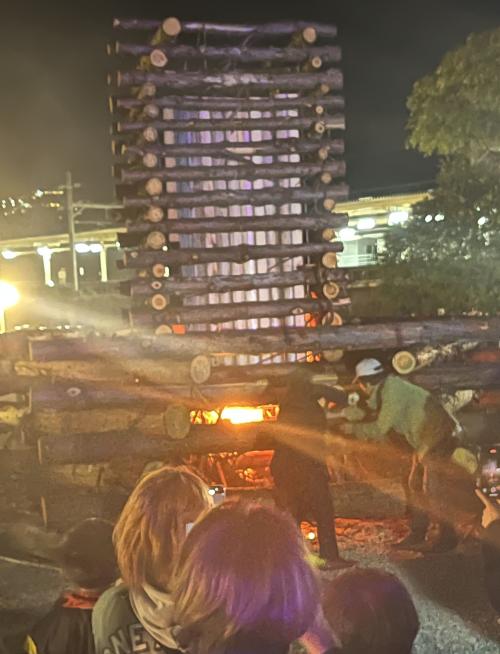 キャンプファイアー