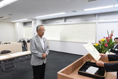 当選証書付与式