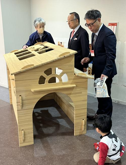 親子で楽しいパペットショウ