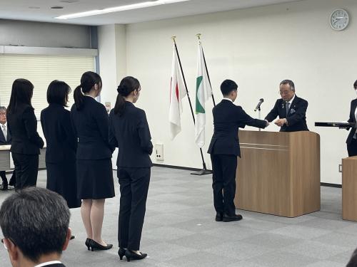 新規採用者発令式