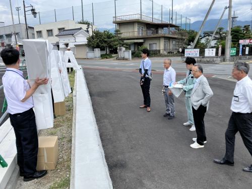 芝生広場看板設置