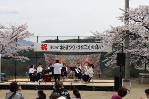 桜まつり・うたごえの集い（旧牧丘第二小学校）写真1