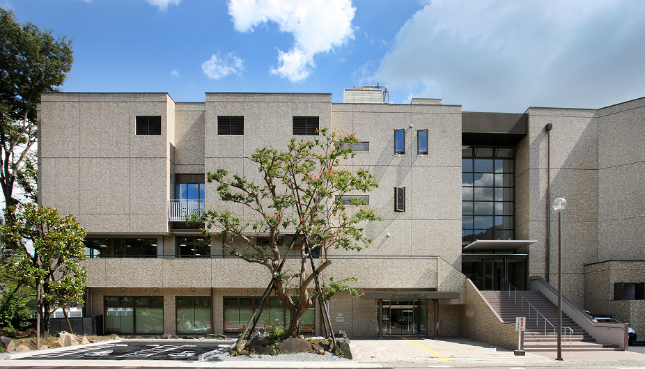 山梨市立図書館のタイトル画像